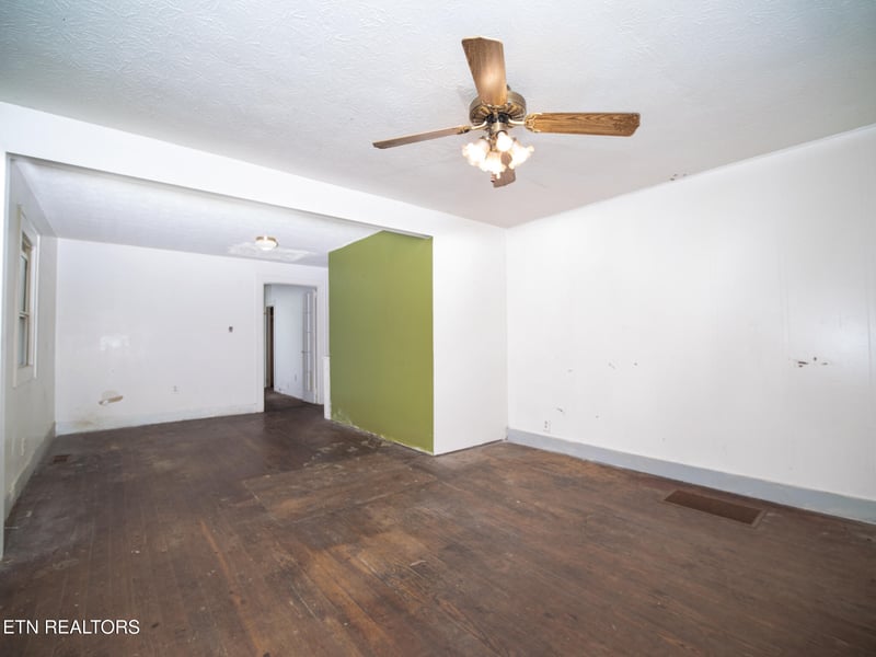1603 Willoughby Rd, Knoxville, TN 37920