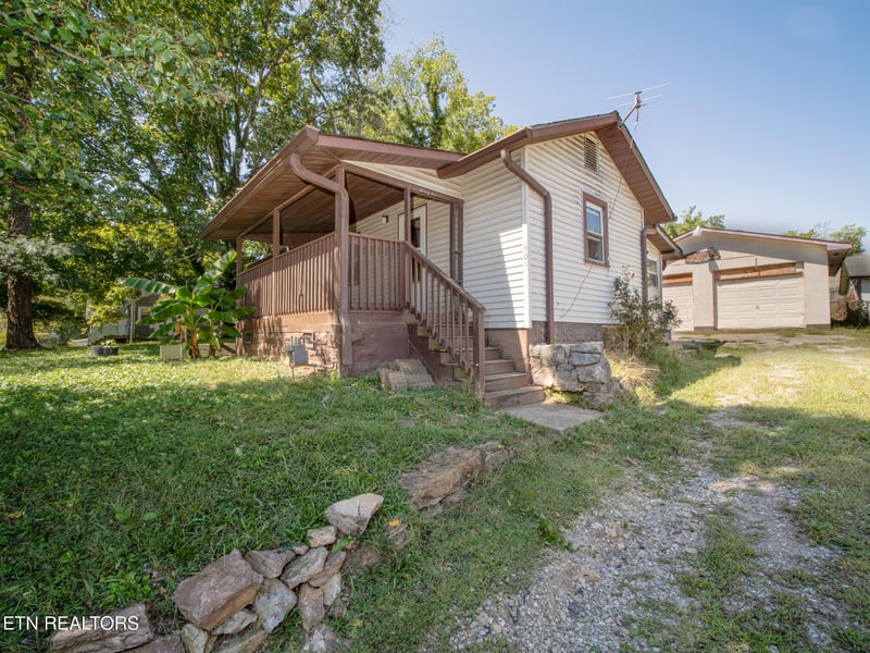 1603 Willoughby Rd, Knoxville, TN 37920