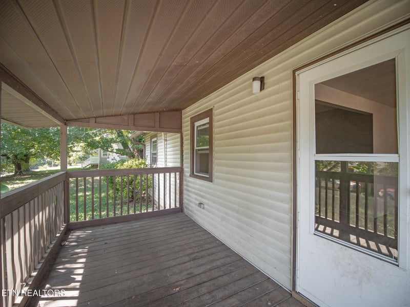 1603 Willoughby Rd, Knoxville, TN 37920