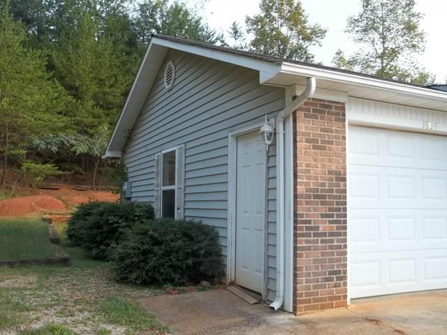 1604 Bluff Rd, Harriman, TN 37748