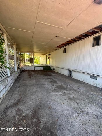 1604 Lamar St, Athens, TN 37303