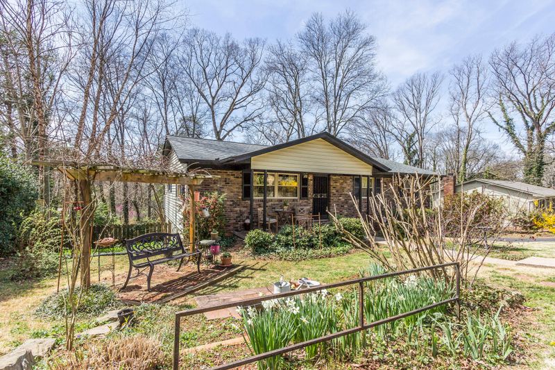1605 Arrow Wood Rd, Knoxville, TN 37919