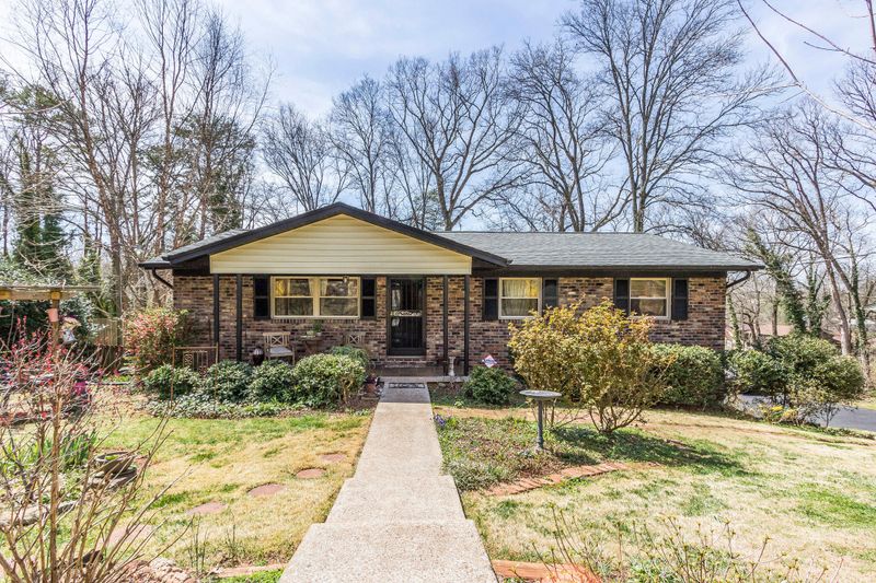 1605 Arrow Wood Rd, Knoxville, TN 37919