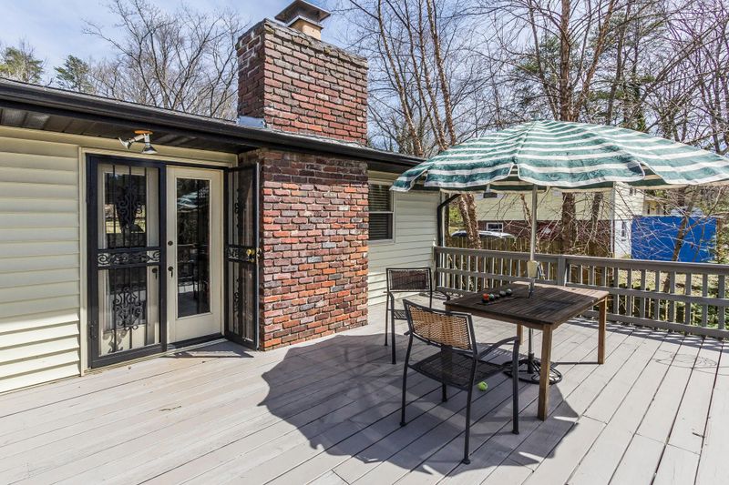 1605 Arrow Wood Rd, Knoxville, TN 37919