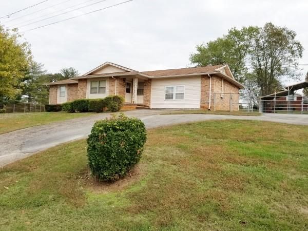 1605 Oak St, Loudon, TN 37774