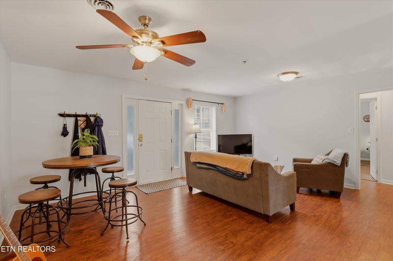 1605 Queen Anne Way, Knoxville, TN 37916