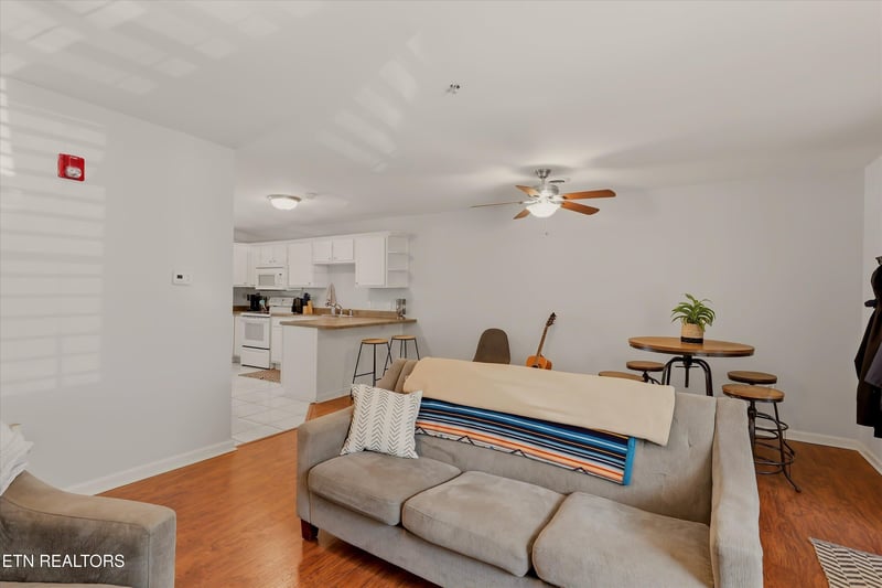 1605 Queen Anne Way, Knoxville, TN 37916