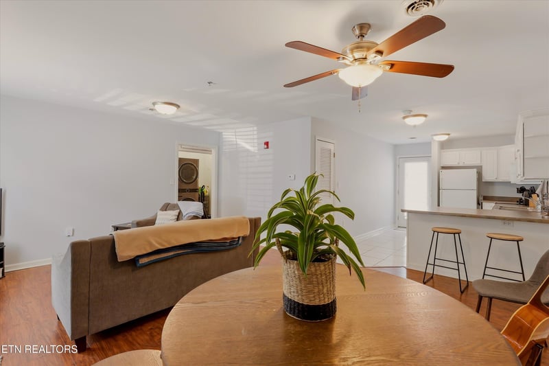1605 Queen Anne Way, Knoxville, TN 37916
