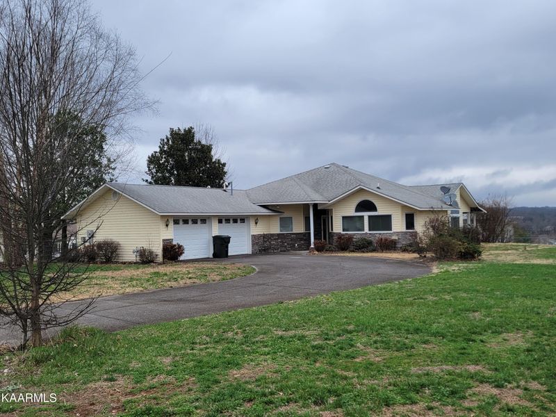 1605 Rivergate Ridge Ct, Sevierville, TN 37876
