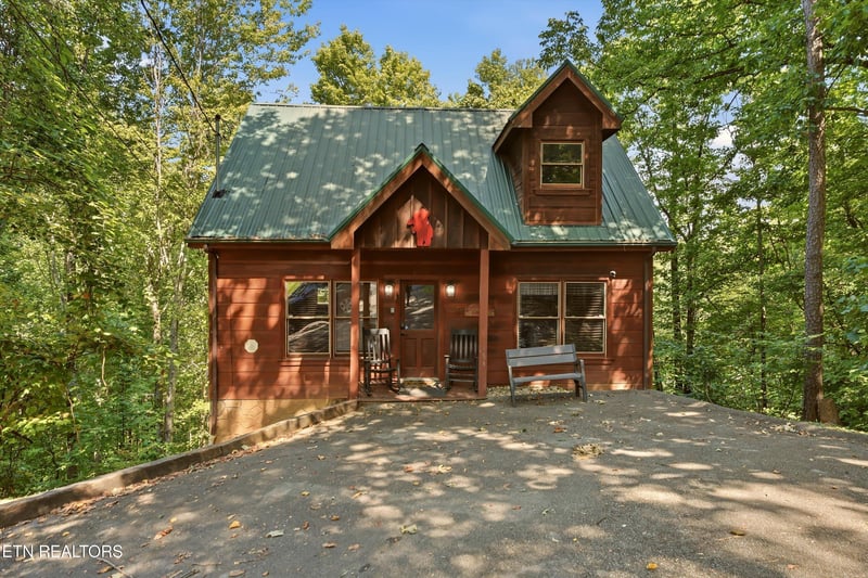 1605 Silver Poplar Ln, Sevierville, TN 37876