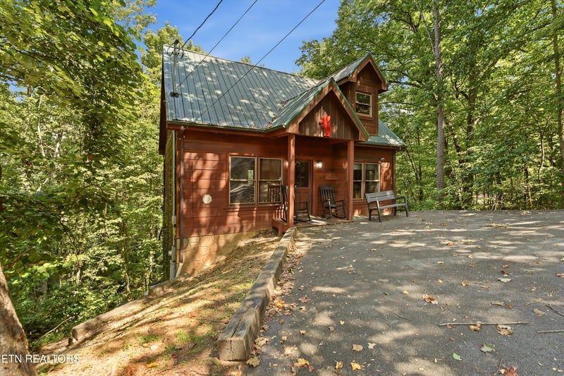 1605 Silver Poplar Ln, Sevierville, TN 37876