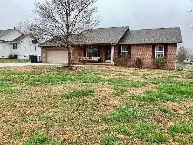 1606 Country Meadows Dr, Sevierville, TN 37862