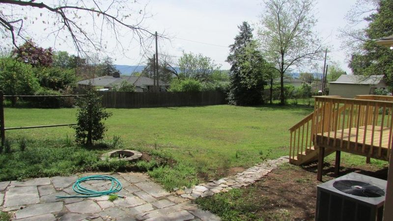 1606 Old Niles Ferry Rd, Maryville, TN 37803