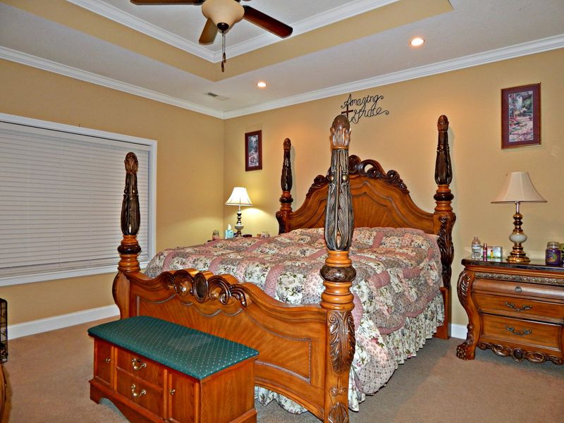 1607 Ashby Field Ln, Knoxville, TN 37918