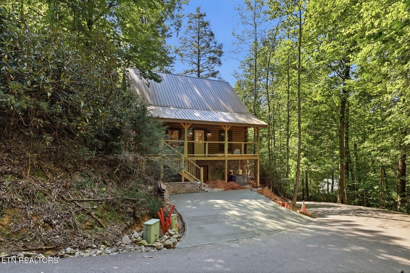 1607 Mountain Shadow Way, Gatlinburg, TN 37738