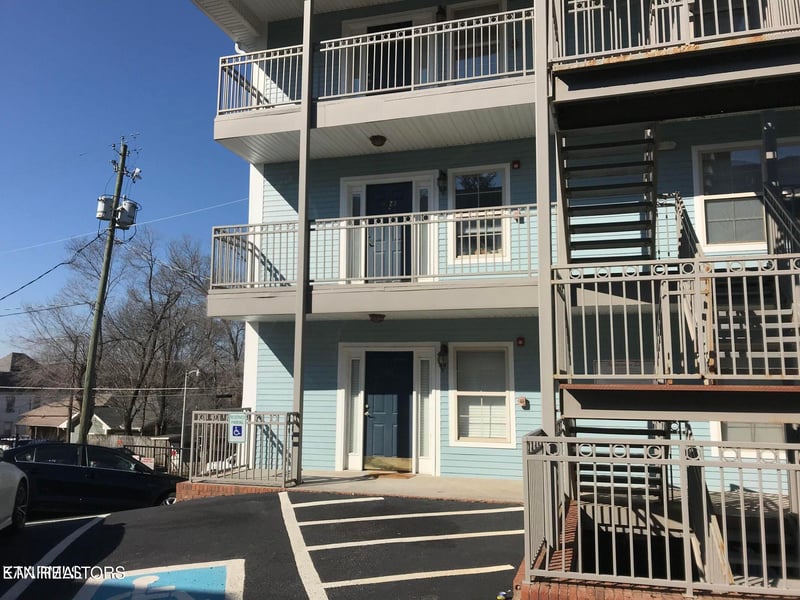1607 Queen Anne Way, Knoxville, TN 37916