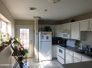 1607 Queen Anne Way, Knoxville, TN 37916