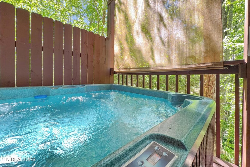 1607 S Mountain View Rd, Sevierville, TN 37876