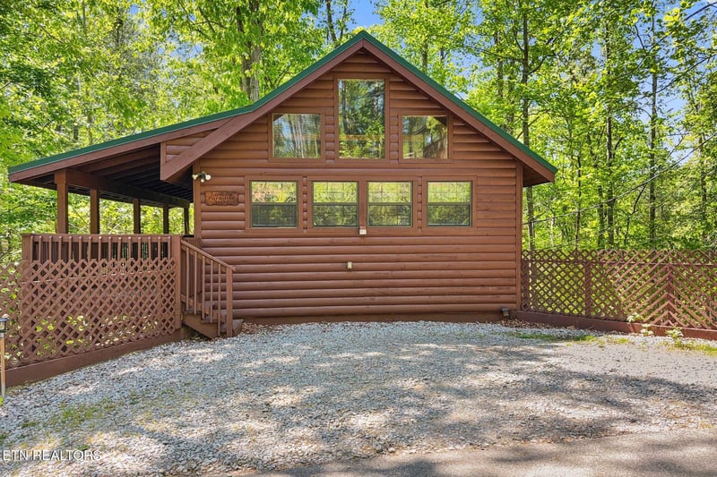 1607 S Mountain View Rd, Sevierville, TN 37876