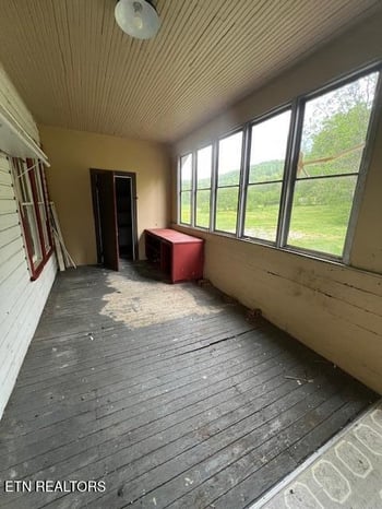 1608 Hwy 116, Caryville, TN 37714