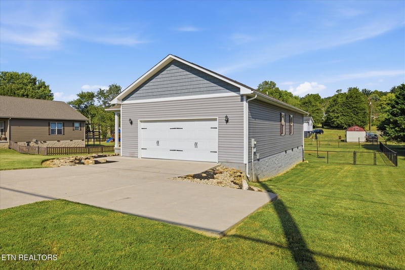 1608 Tazewell Pike, Plainview, TN 37721
