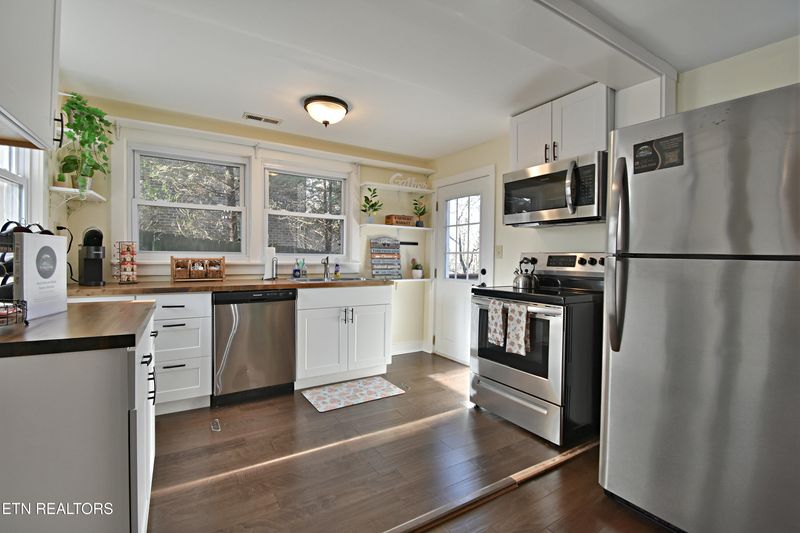 1609 Duncan Rd, Knoxville, TN 37919