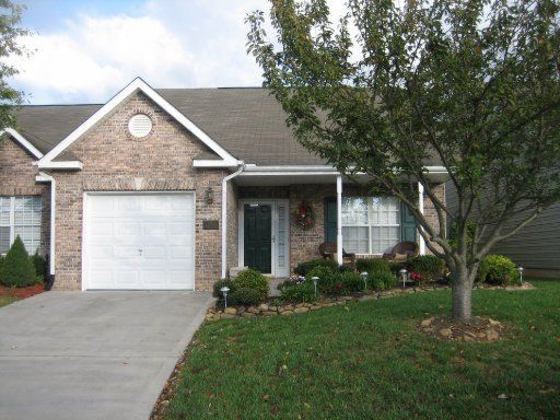 1609 Emerald Pointe Rd, Knoxville, TN 37918