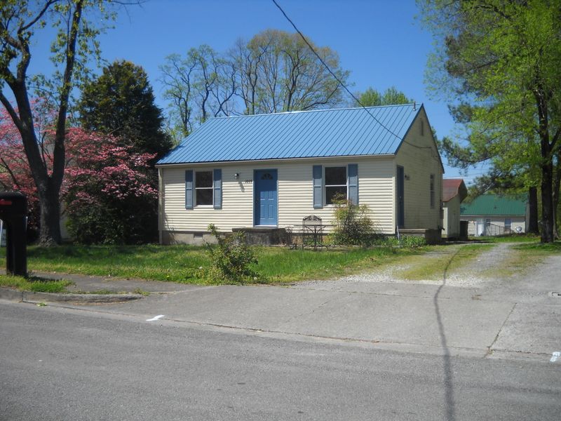 1609 Madison Ave, Maryville, TN 37804