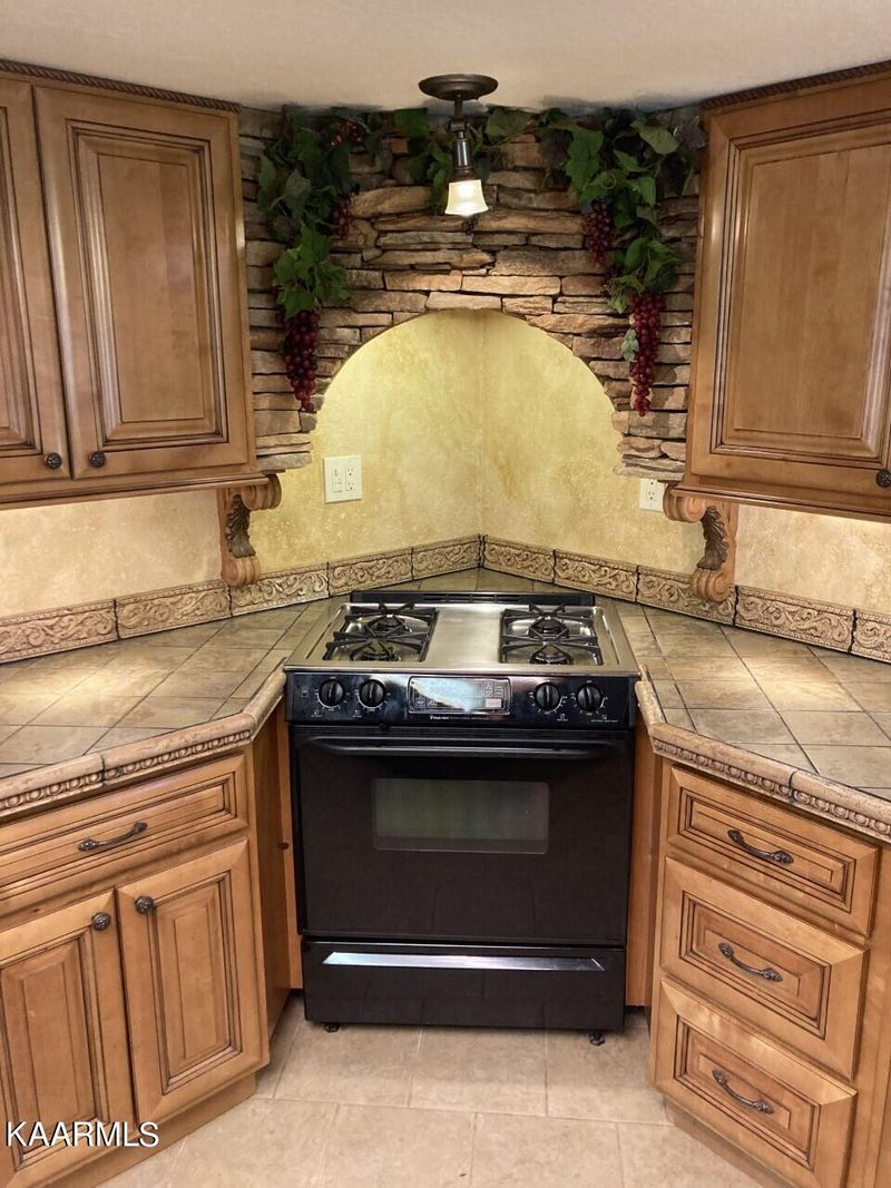 1609 Open Range Rd, Crossville, TN 38555