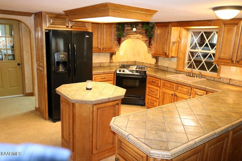 1609 Open Range Rd, Crossville, TN 38555