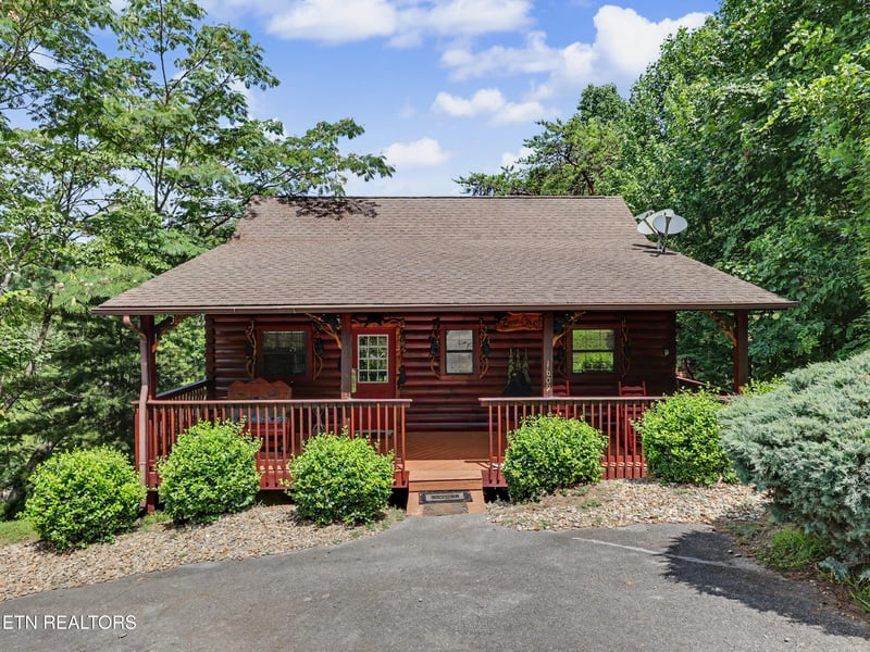 1609 Pinewood Way, Sevierville, TN 37862