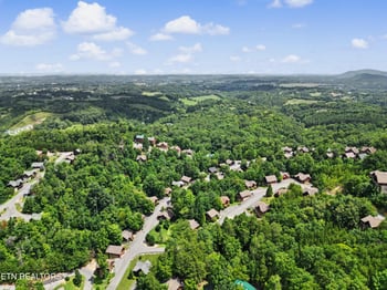 1609 Pinewood Way, Sevierville, TN 37862