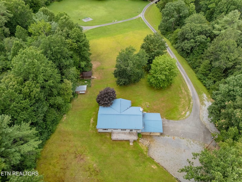 161 Adcock Hollow Rd, Harriman, TN 37748