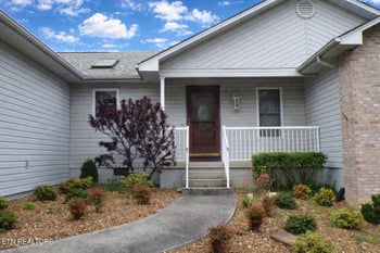 161 Cromwell Ln, Crossville, TN 38558