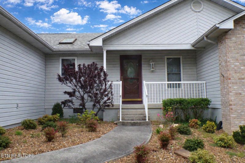 161 Cromwell Ln, Crossville, TN 38558