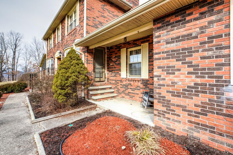 161 Dobson Ln, Jellico, TN 37762