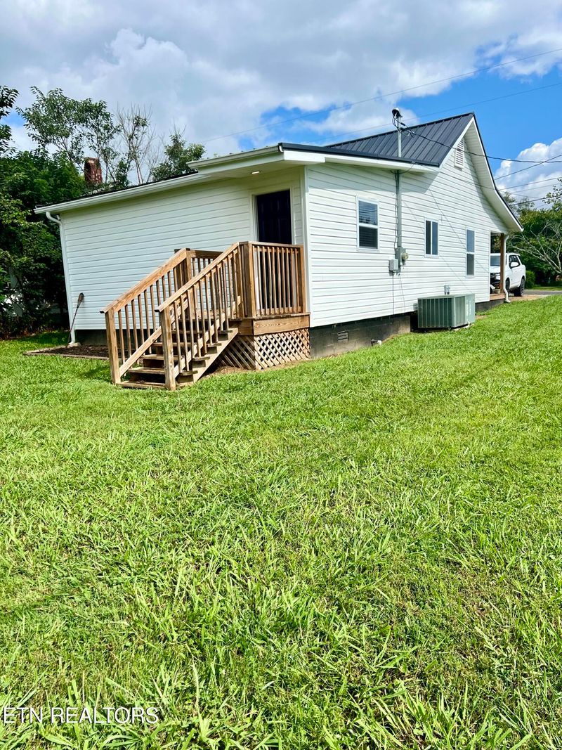161 Eastview Dr, Bean Station, TN 37708