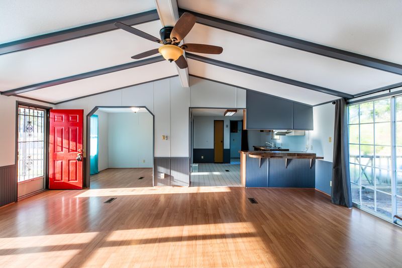 161 Gladefield Dr, Lafollette, TN 37766