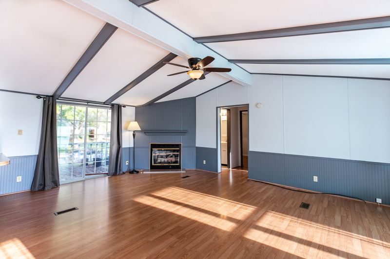 161 Gladefield Dr, Lafollette, TN 37766