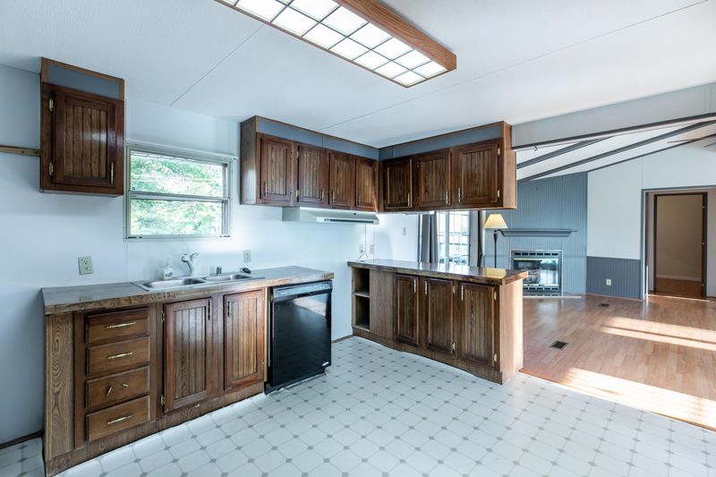 161 Gladefield Dr, Lafollette, TN 37766