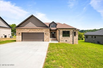 161 Grandview Ln, Jacksboro, TN 37757