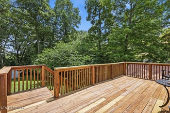 161 Hilltop Ln, Norris, TN 37828