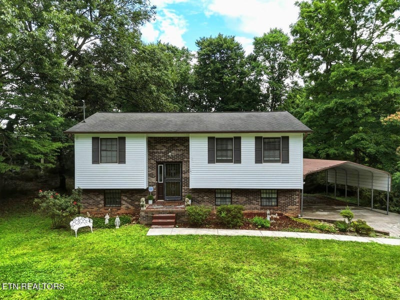 161 Hilltop Ln, Norris, TN 37828