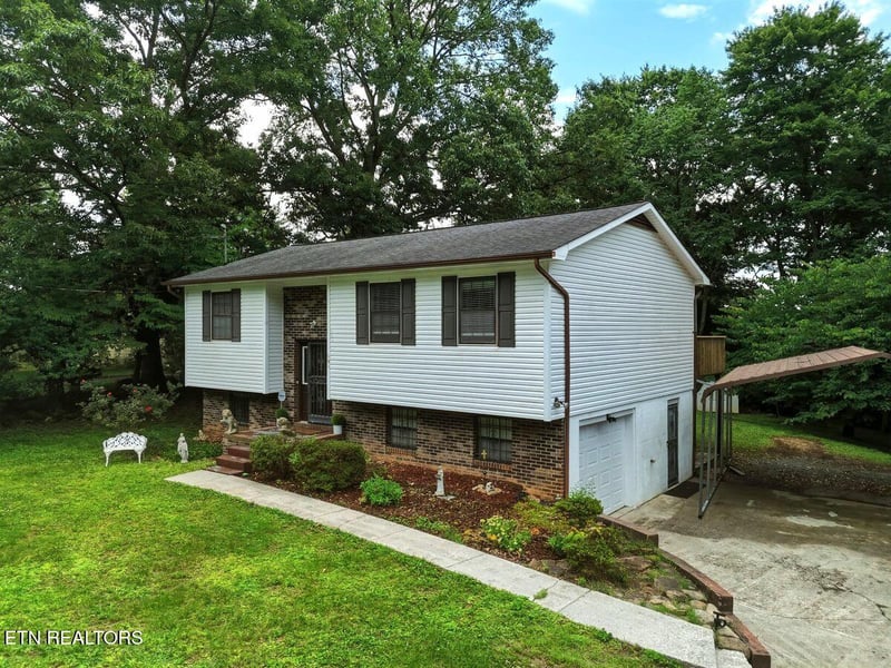 161 Hilltop Ln, Norris, TN 37828