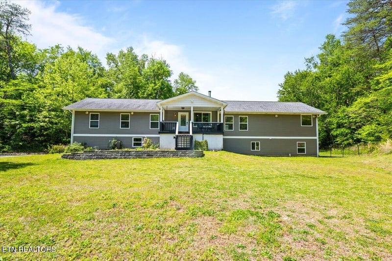 161 Mountain View Dr, Rocky Top, TN 37769