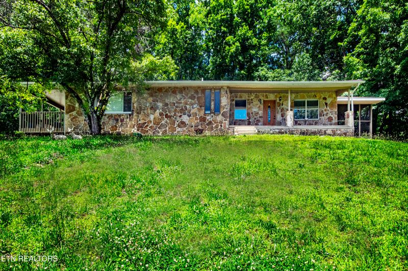 161 Strutt St, Oliver Springs, TN 37840