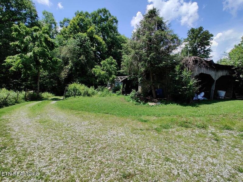 161 Tom Henry Rd, Townsend, TN 37882
