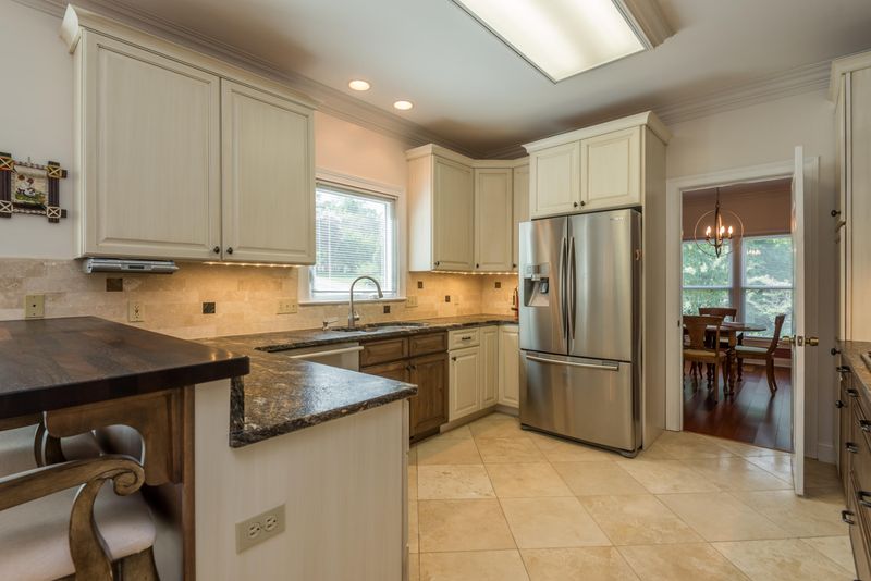 161 Whippoorwill Dr, Oak Ridge, TN 37830