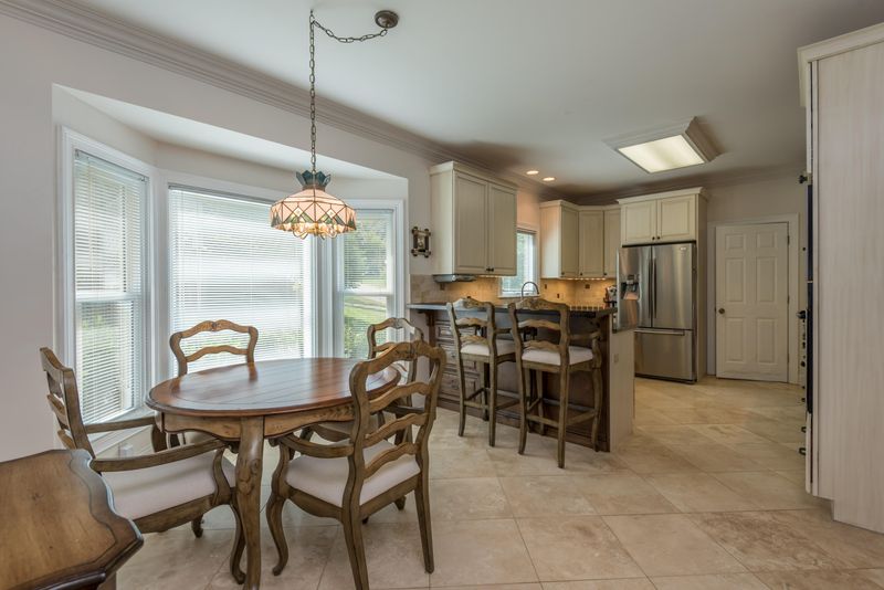 161 Whippoorwill Dr, Oak Ridge, TN 37830