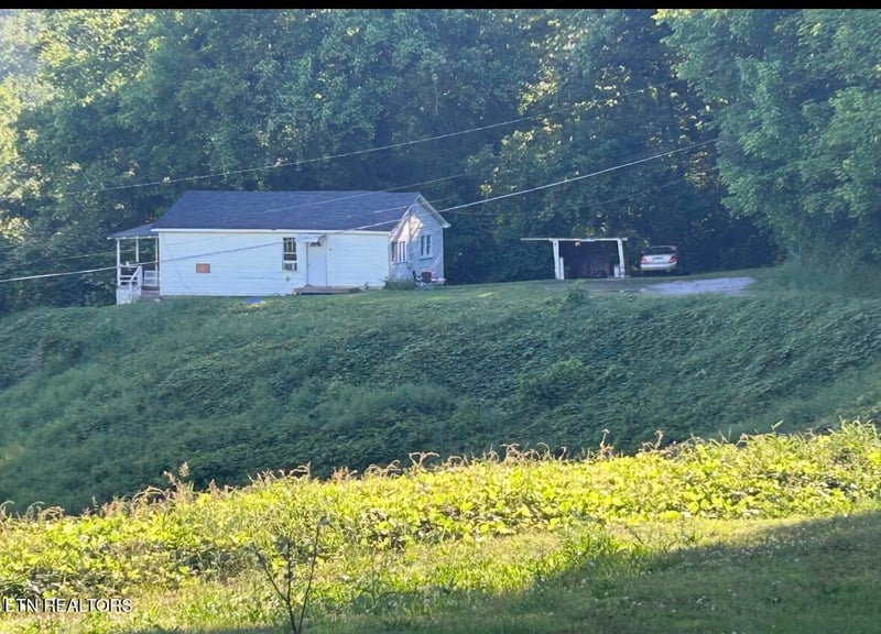 161 Willow Dr, Harriman, TN 37748